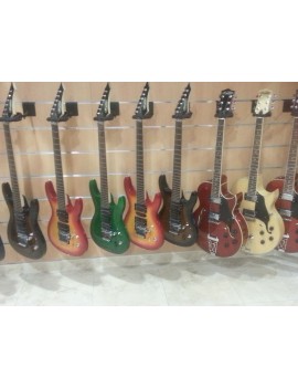 GUITARRA BAJOS